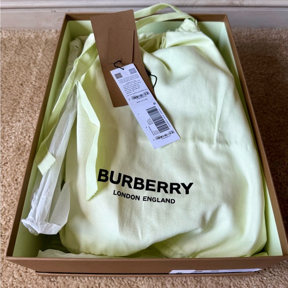 Burberry Low Top Slip On Trainer on Rubber Sole Sz 15 - Picture 13 of 15